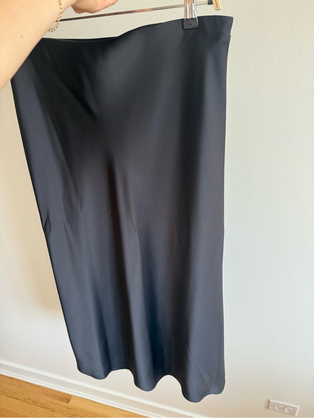 Zara Black Satin Midi Skirt L New - Picture 2 of 3